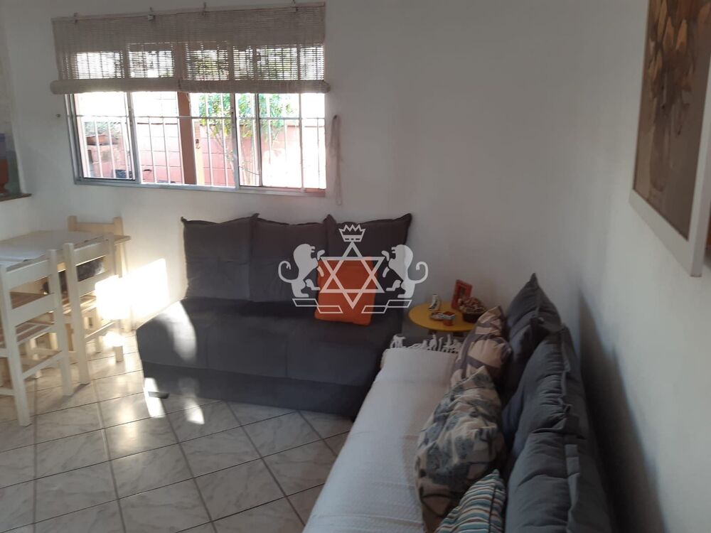Casa à venda com 2 quartos, 62m² - Foto 5