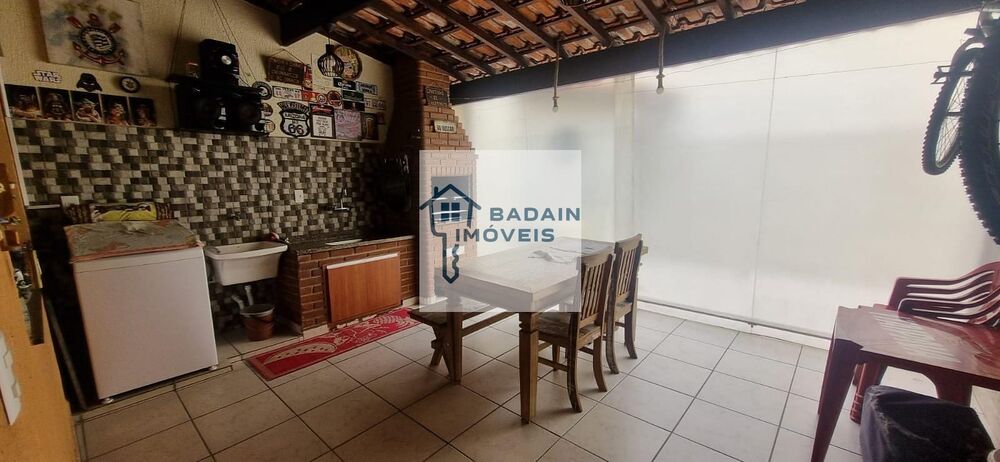 Sobrado à venda com 2 quartos, 175m² - Foto 1
