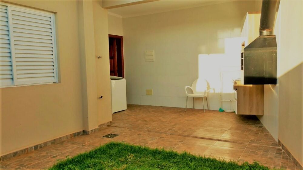 Apartamento à venda com 3 quartos, 100m² - Foto 2