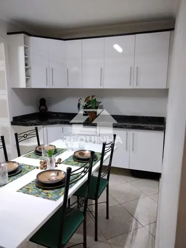 Casa, 3 quartos, 237 m² - Foto 2