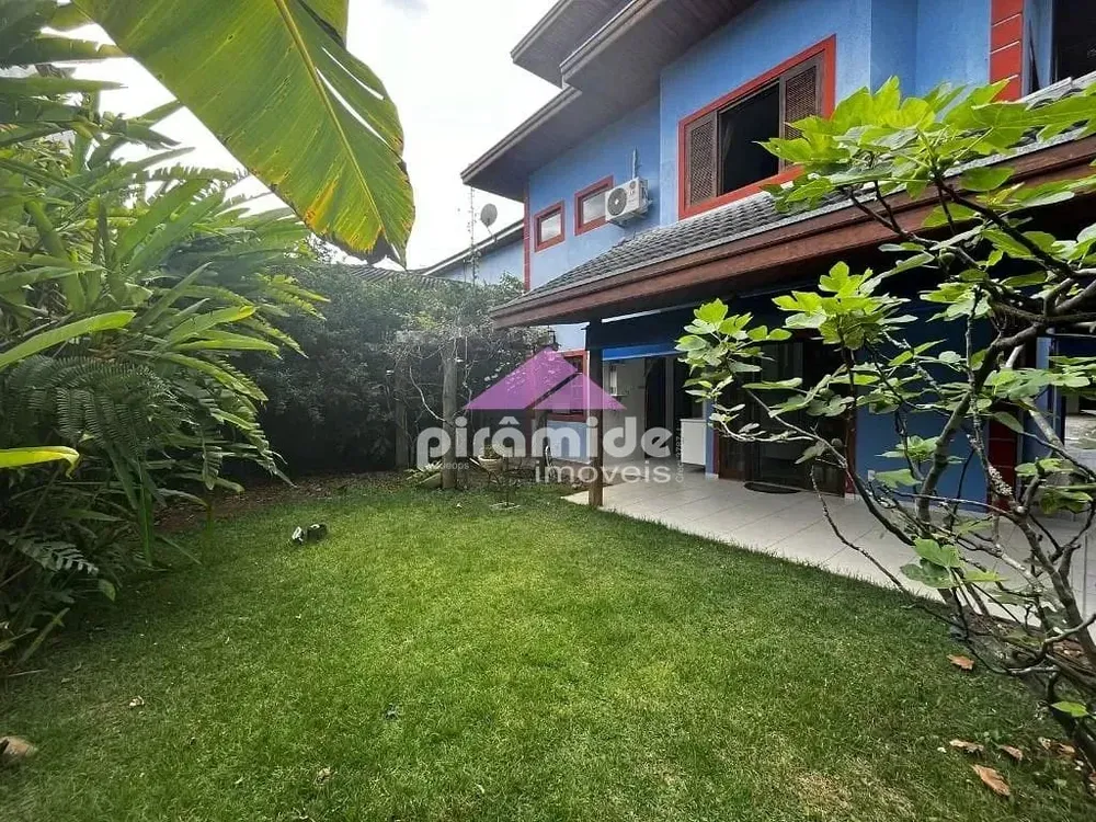Casa, 4 quartos, 237 m² - Foto 1