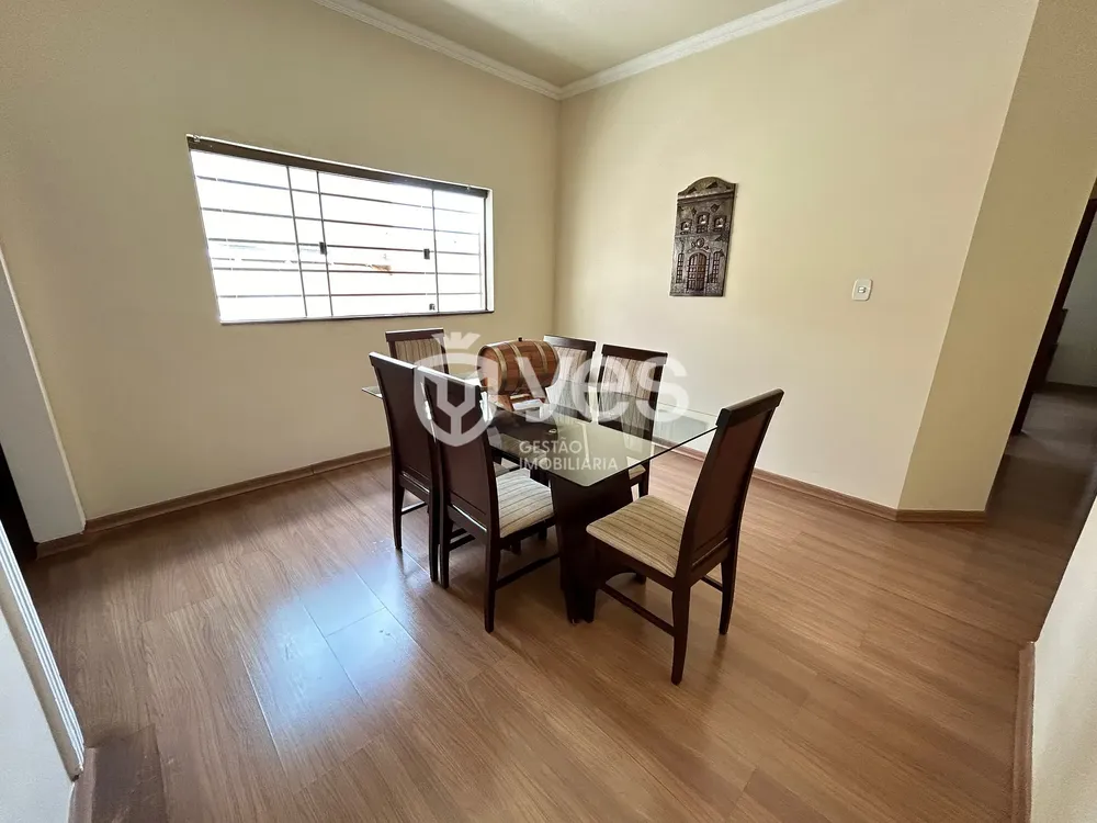 Casa, 3 quartos, 220 m² - Foto 3