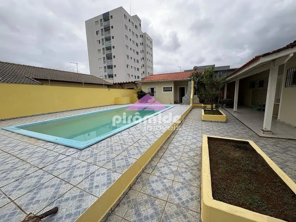 Casa, 4 quartos, 630 m² - Foto 1