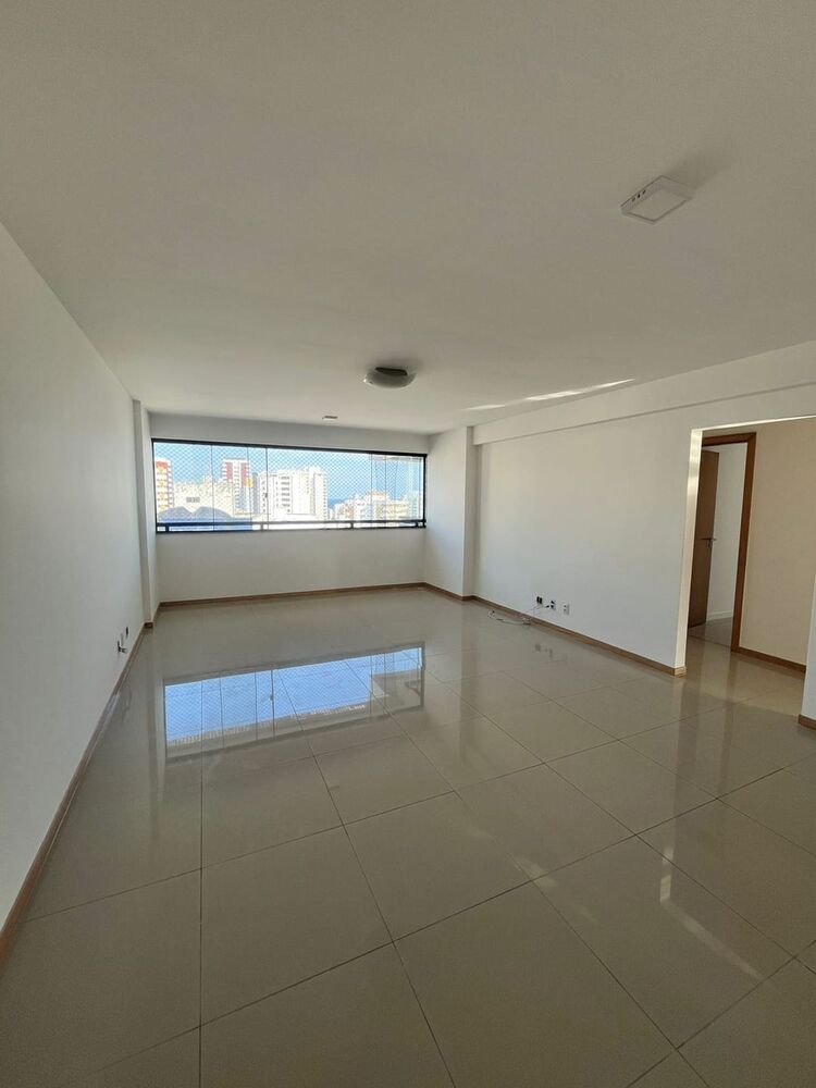 Apartamento para alugar com 3 quartos, 121m² - Foto 1