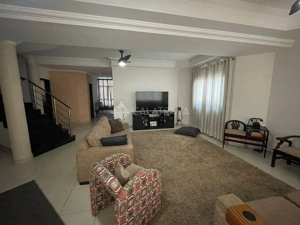 Casa, 5 quartos, 335 m² - Foto 4