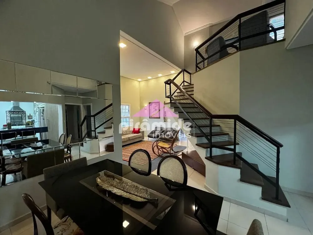 Casa, 5 quartos, 181 m² - Foto 1