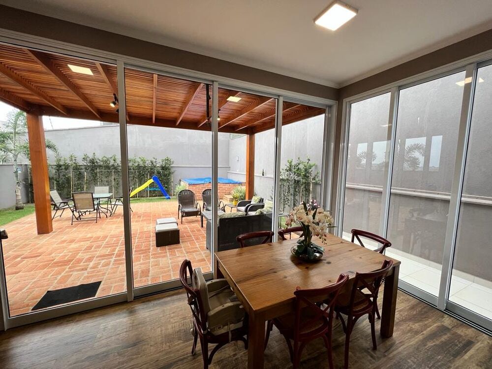 Sobrado à venda com 3 quartos, 243m² - Foto 2
