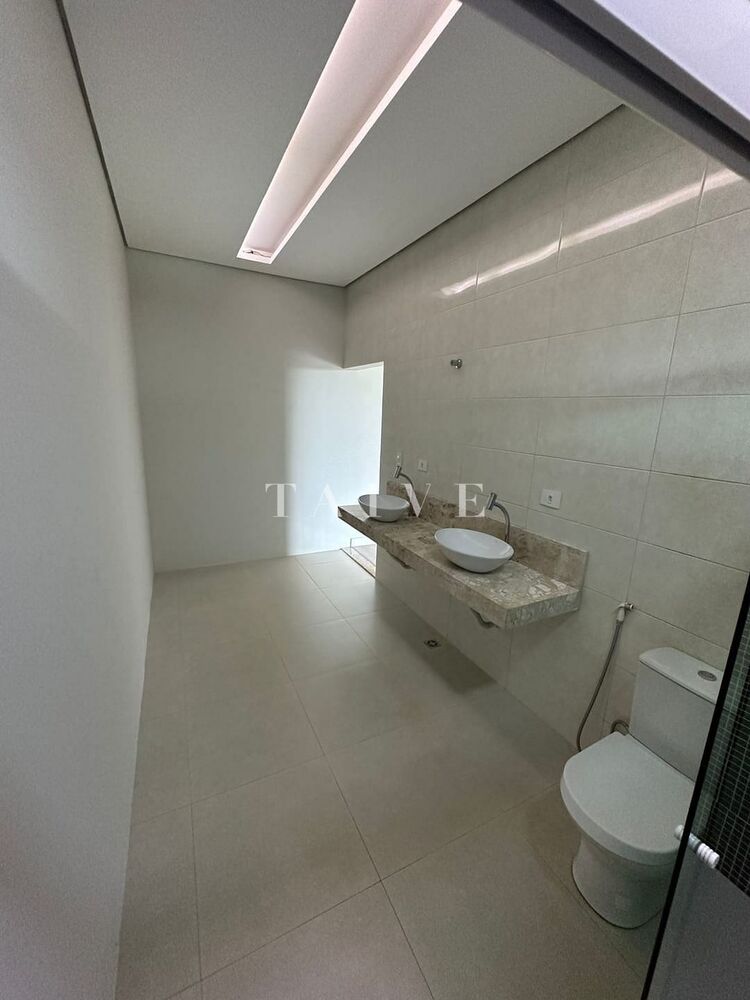 Casa à venda com 3 quartos, 360m² - Foto 4