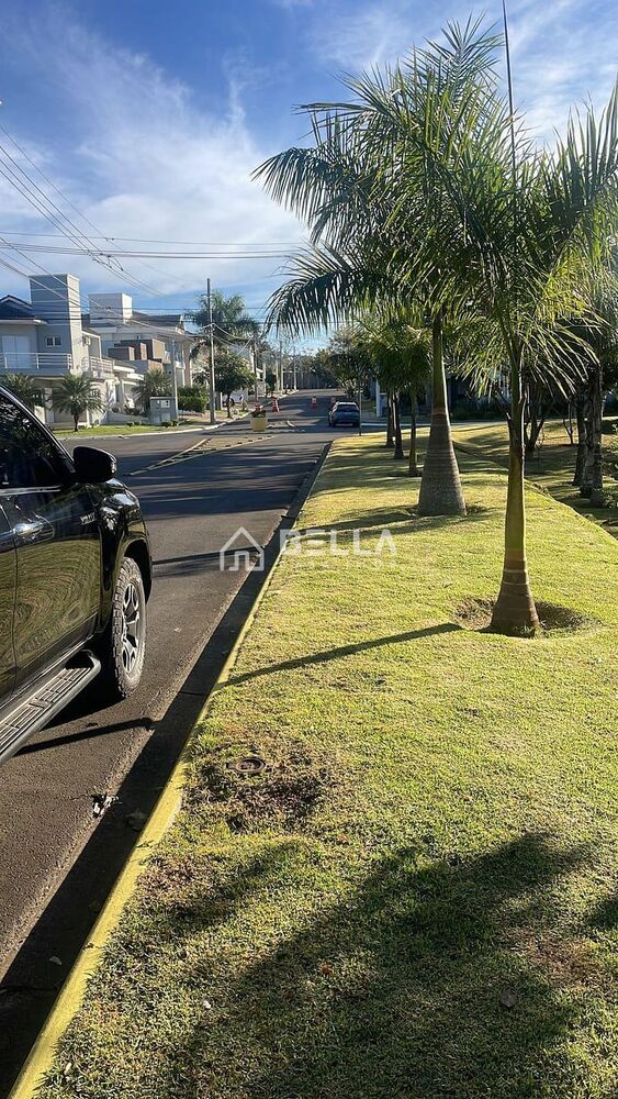 Casa à venda com 3 quartos, 234m² - Foto 2