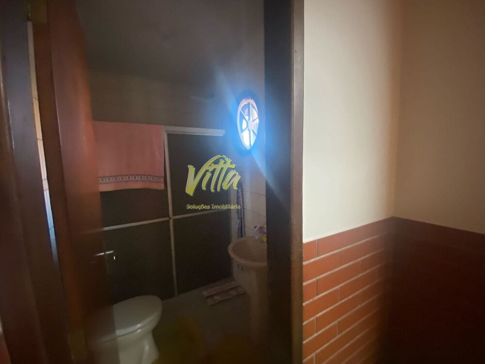 Sobrado à venda com 6 quartos, 371m² - Foto 1