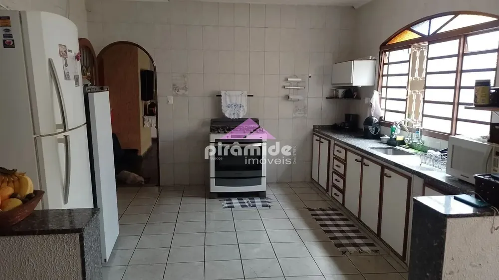 Casa, 4 quartos, 275 m² - Foto 1