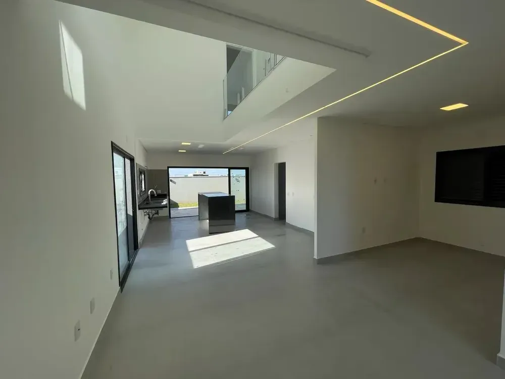 Casa, 3 quartos, 218 m² - Foto 3