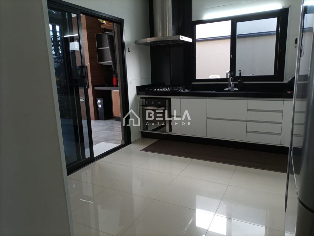 Casa à venda com 3 quartos, 177m² - Foto 2