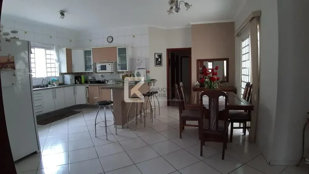 Casa, 4 quartos, 10 m² - Foto 1