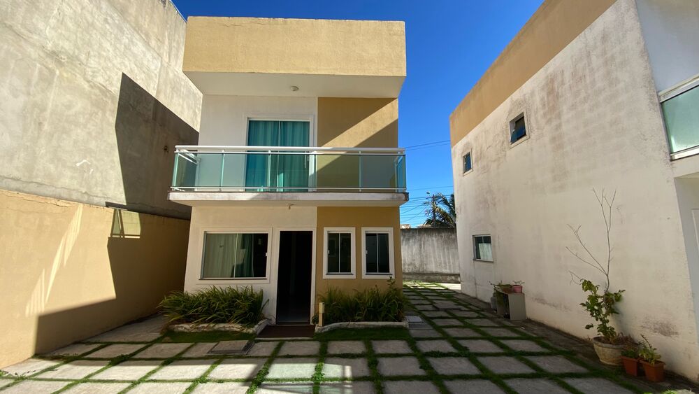 Casa à venda com 3 quartos, 77m² - Foto 1