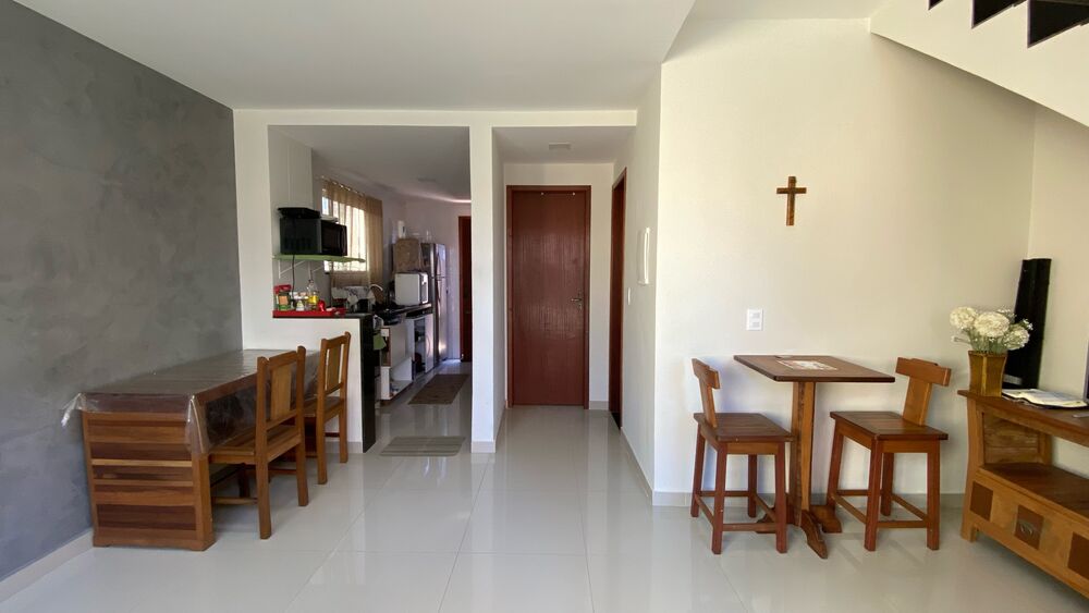 Casa à venda com 3 quartos, 77m² - Foto 2
