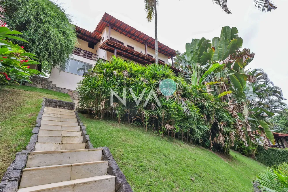 Casa, 5 quartos, 330 m² - Foto 1