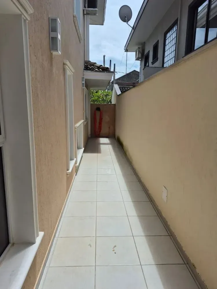 Casa, 4 quartos, 236 m² - Foto 2