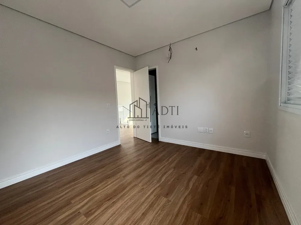 Casa, 3 quartos, 228 m² - Foto 1