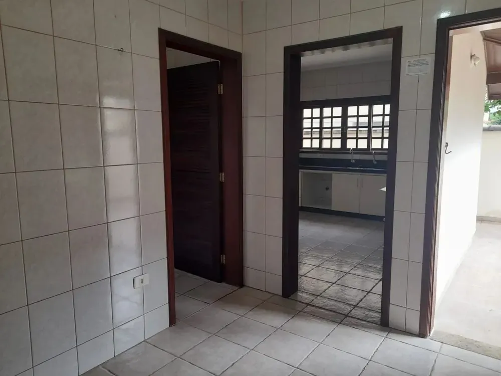 Casa, 3 quartos, 210 m² - Foto 2