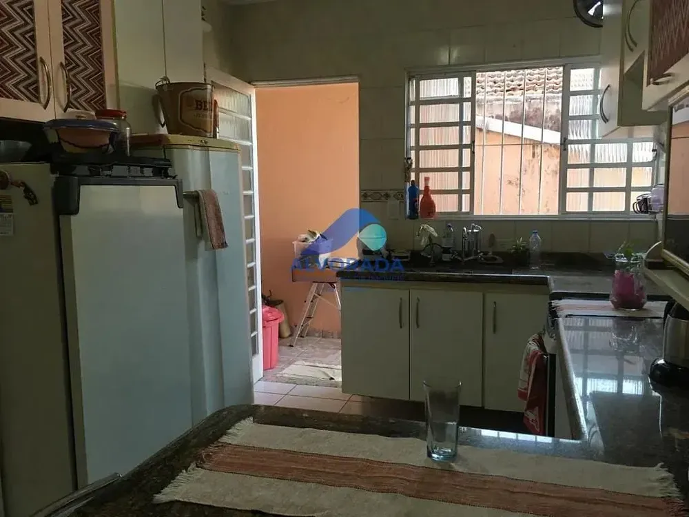 Casa, 3 quartos, 188 m² - Foto 2