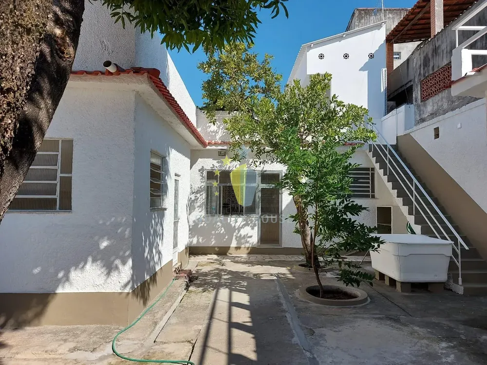 Casa, 4 quartos, 219 m² - Foto 1
