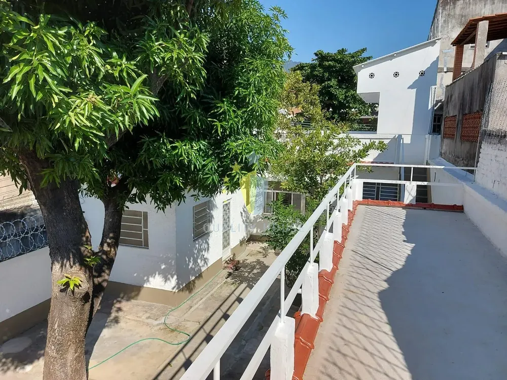 Casa, 4 quartos, 219 m² - Foto 2