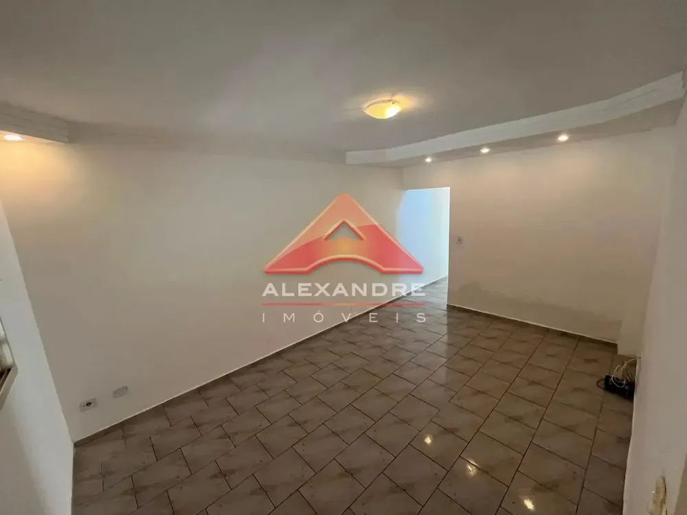 Casa, 3 quartos, 131 m² - Foto 2