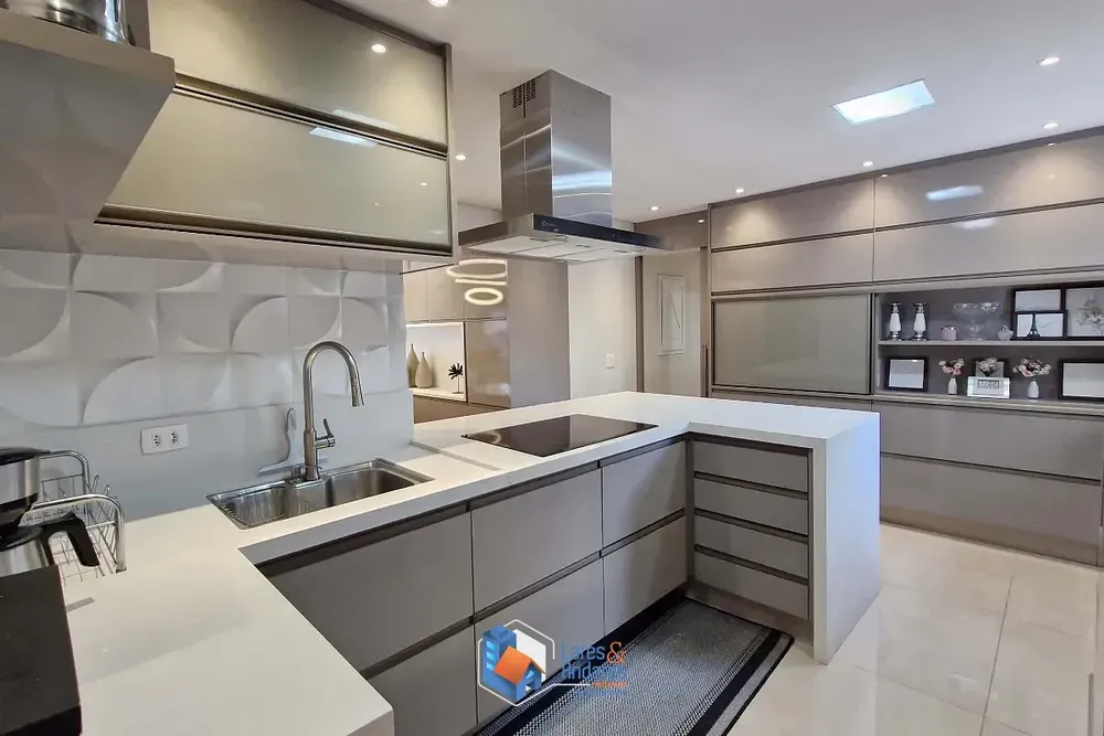 Apartamento, 3 quartos, 147 m² - Foto 1