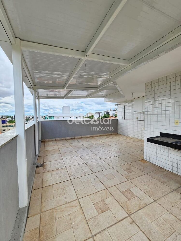 Cobertura à venda com 3 quartos, 130m² - Foto 3