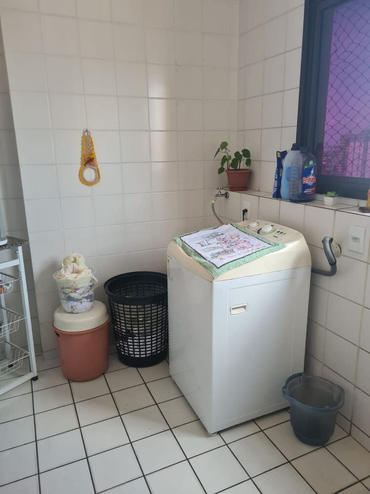 Apartamento à venda com 4 quartos, 243m² - Foto 2
