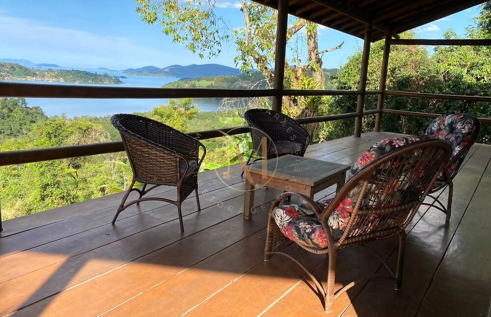Sobrado à venda com 2 quartos, 258m² - Foto 1