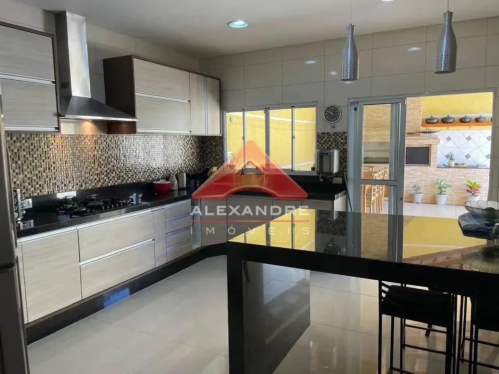 Casa, 3 quartos, 361 m² - Foto 3