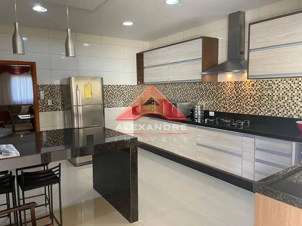 Casa, 3 quartos, 361 m² - Foto 4