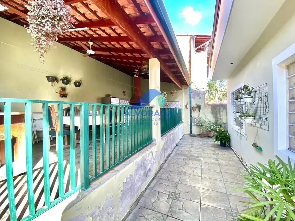 Casa, 4 quartos, 230 m² - Foto 1