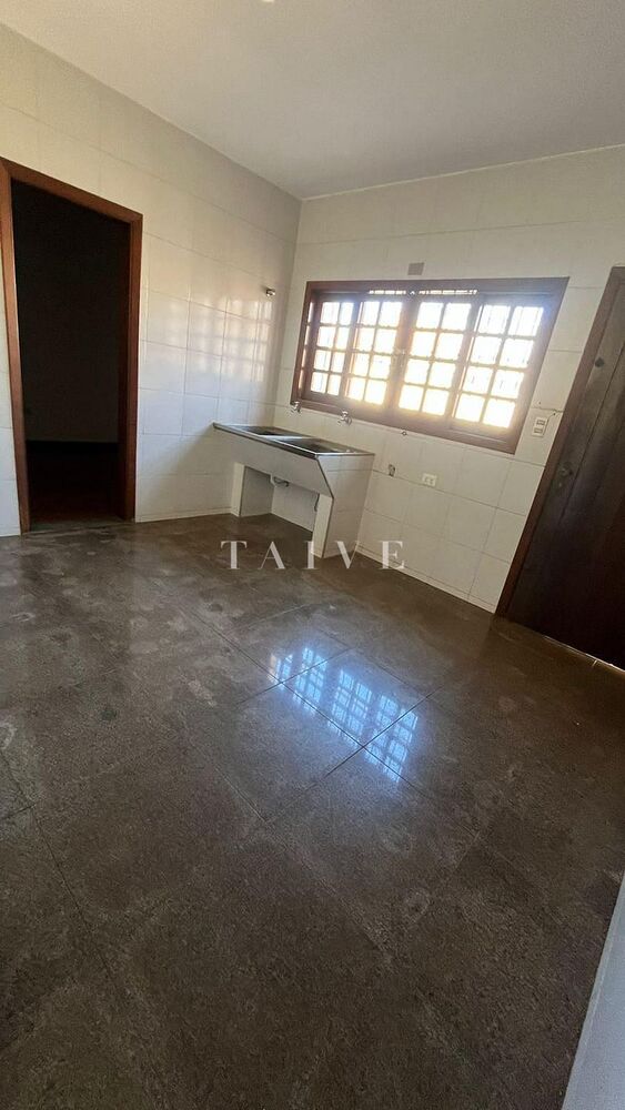 Casa à venda e aluguel com 1 quarto, 430m² - Foto 7