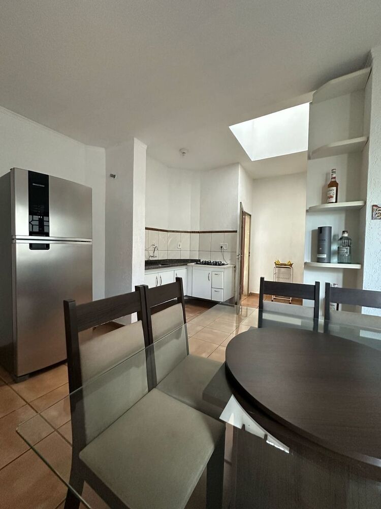 Casa, 3 quartos, 234 m² - Foto 2