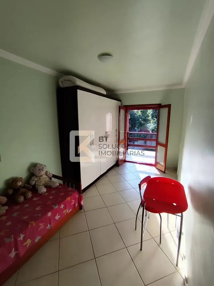 Chácara, 3 quartos, 1233 m² - Foto 2