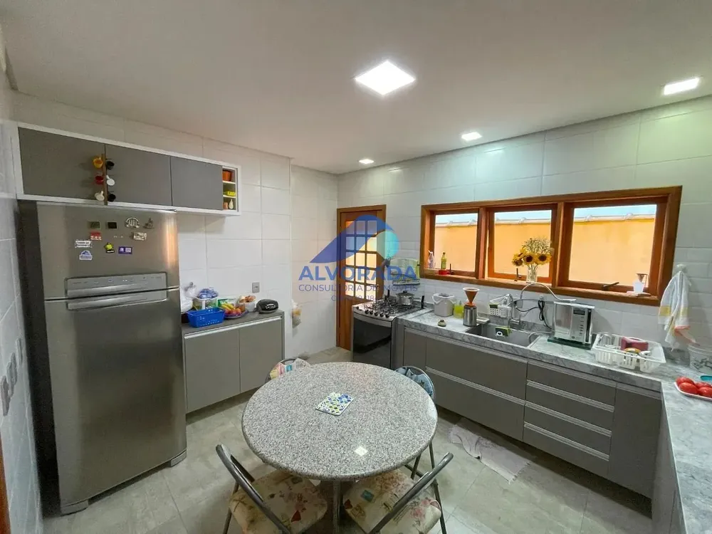 Sobrado, 4 quartos, 236 m² - Foto 4