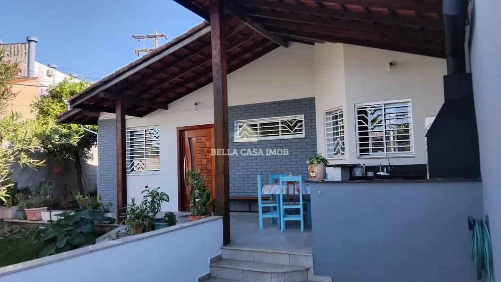Casa, 3 quartos, 194 m² - Foto 1