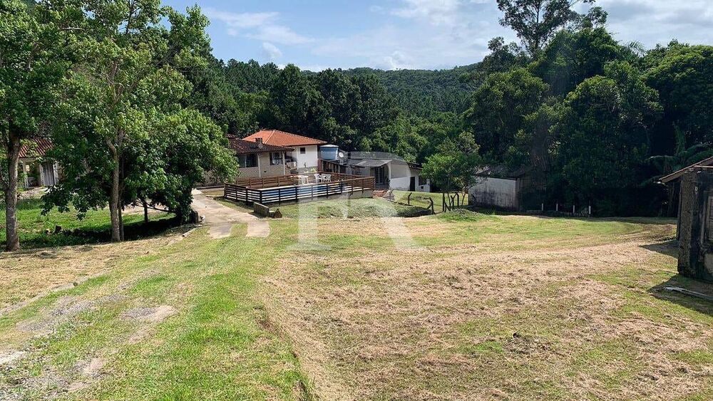 Sítio à venda com 3 quartos, 300m² - Foto 2