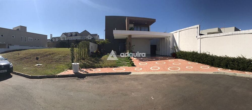 Casa à venda com 4 quartos, 330m² - Foto 1