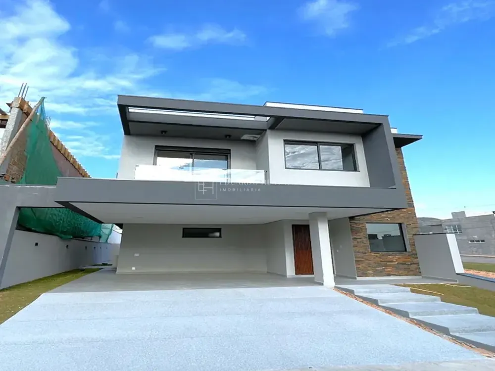 Casa, 3 quartos, 215 m² - Foto 1