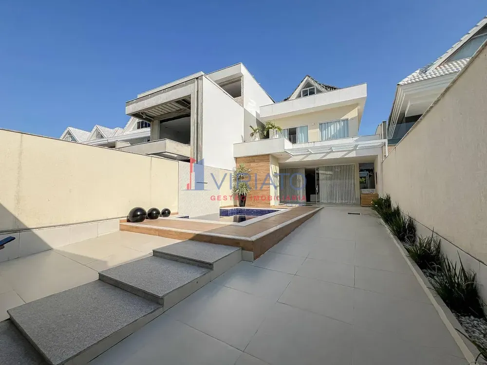 Casa, 4 quartos, 260 m² - Foto 1