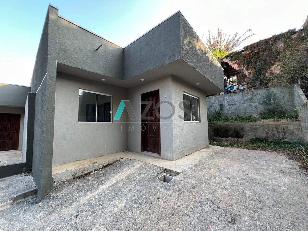 Casa à venda com 3 quartos, 50m² - Foto 1