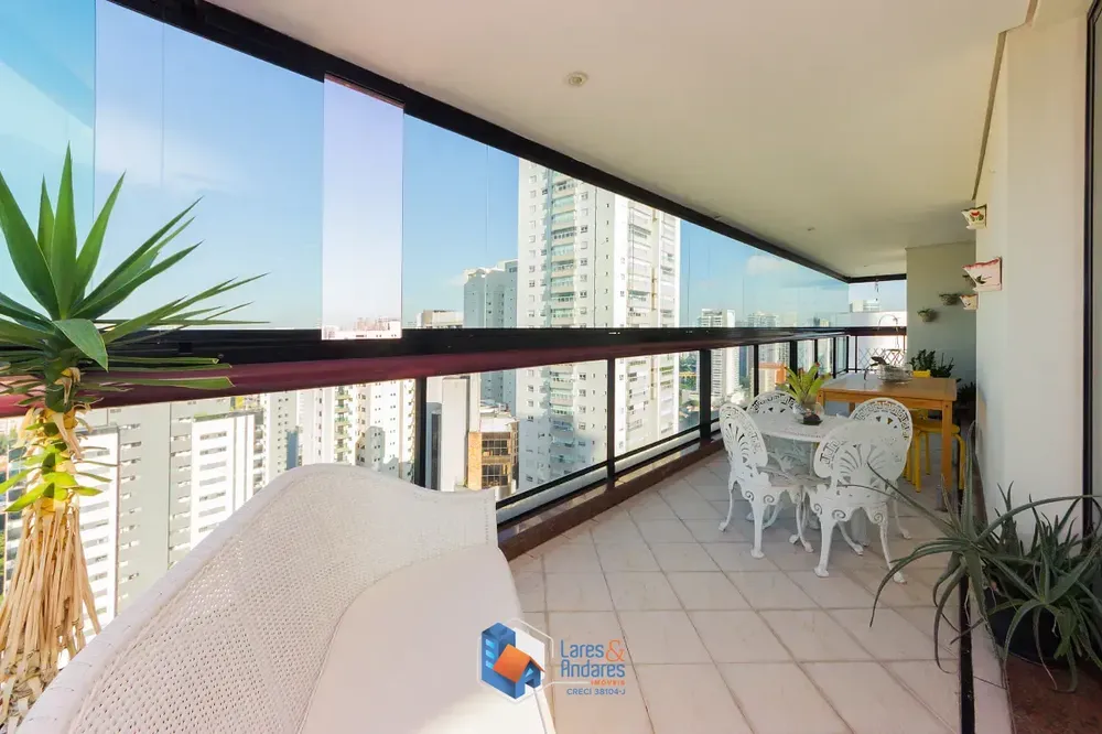 Apartamento, 4 quartos, 242 m² - Foto 2