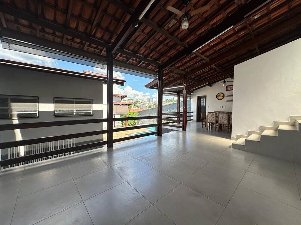 Casa à venda com 4 quartos, 345m² - Foto 8