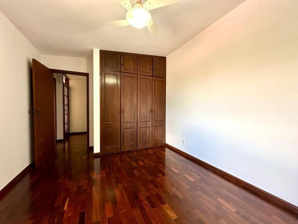 Casa à venda com 4 quartos, 345m² - Foto 6