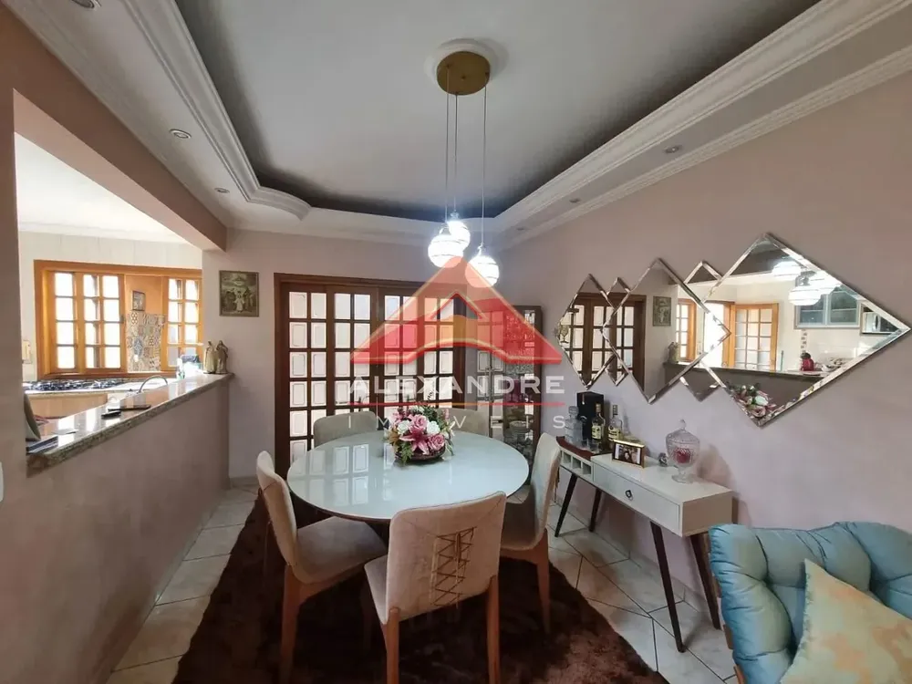Casa, 3 quartos, 195 m² - Foto 1