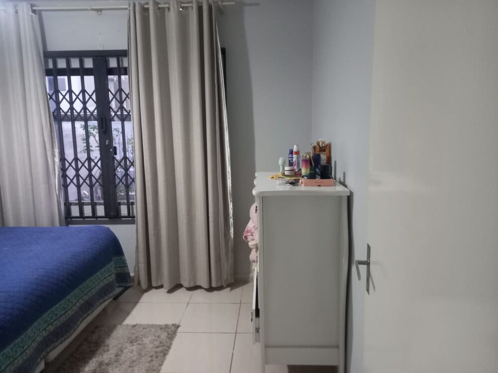 Casa à venda com 3 quartos, 147m² - Foto 2